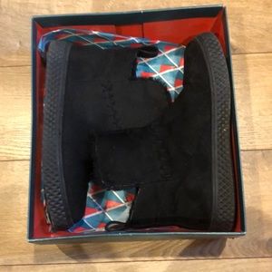 Faux suede, fur-lined sneakers in great condition.